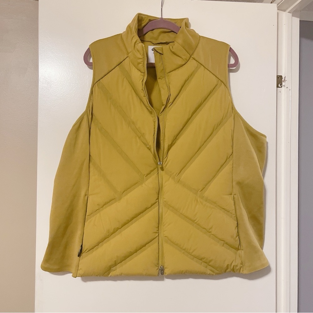 Athleta Inlet Stretchy Vest in Oxidized Yellow Size XXL - Picture 6 of 15